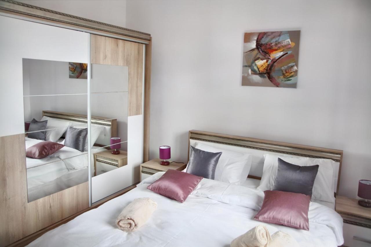 Luxury Downtown Apartment Cluj-Napoca Exteriör bild